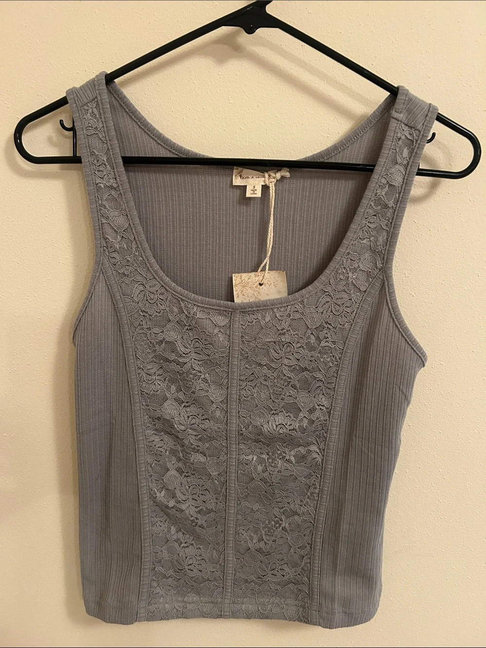 Hem & Thread Ribbed Lace-Panel Tank Top - Light Gray - Picture 7 of 7